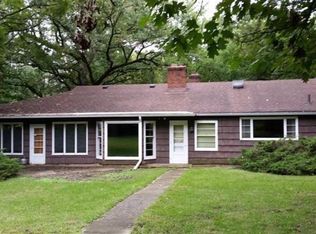 3206 Woodlawn Rd, Sterling, IL 61081