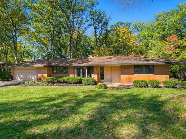 2300 Hoxton Ct, Upper Arlington, OH 43220