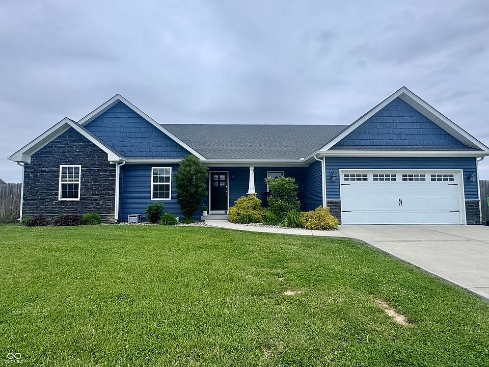 1st image of 135 Bentley Dr