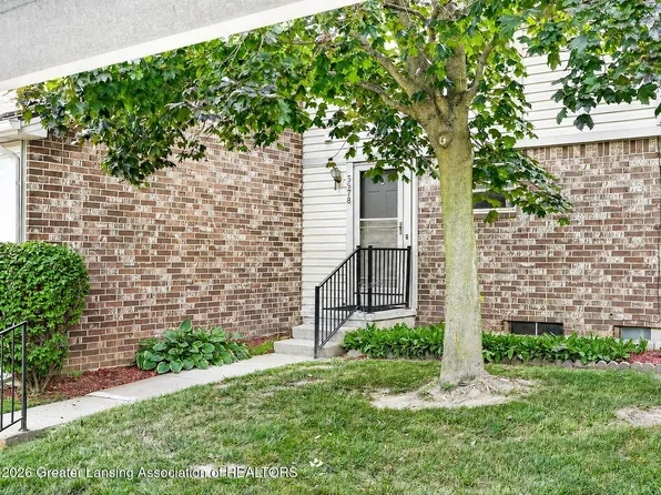 5978 Village Dr, Haslett, MI 48840