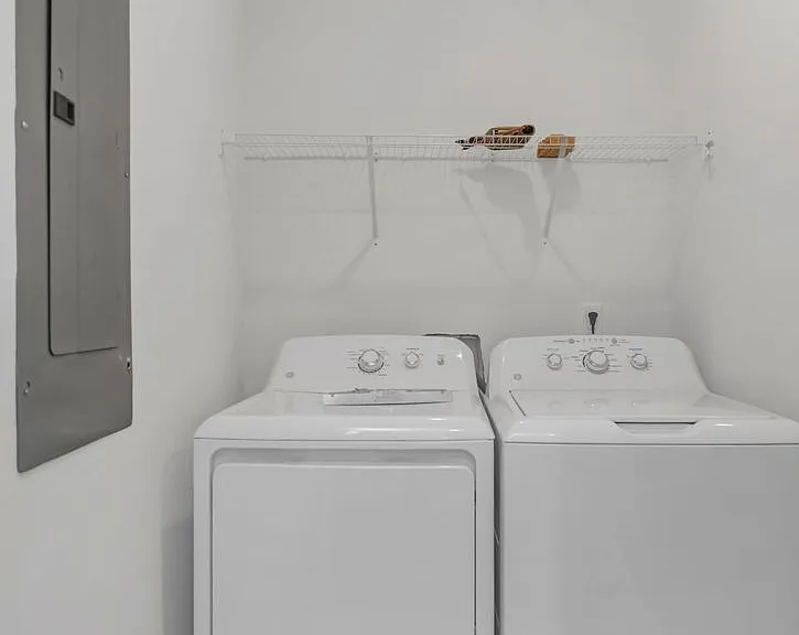 2035 Rosewood Dr — Photo 17