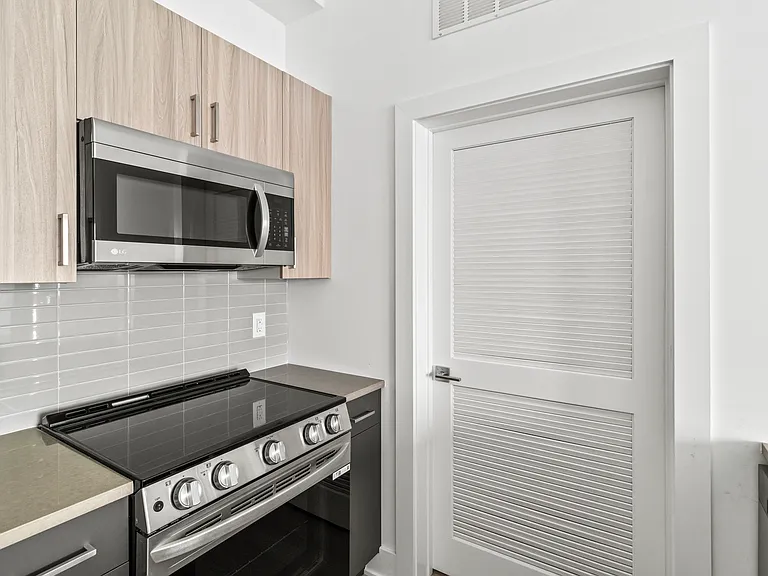 1 bedroom kitchen/utility room