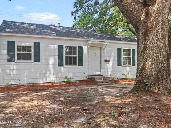 1496 Guice Pl, Biloxi, MS 39530