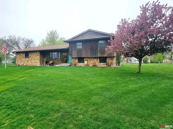 601 N A St, Edgar, NE 68935