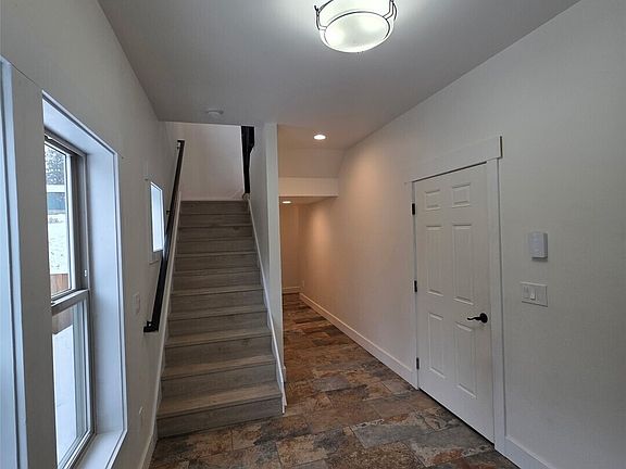 5th image of 206 W Montana Avenue