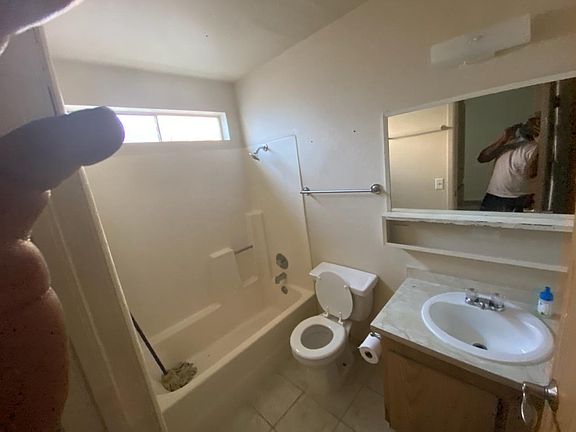 5th image of 2412 Olive St APT 6