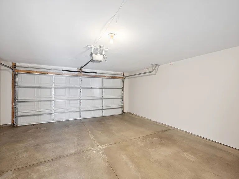 5009 Everest Ln N — Photo 5