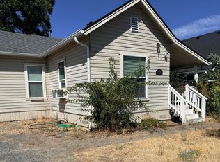 704 SW K St, Grants Pass, OR 97526