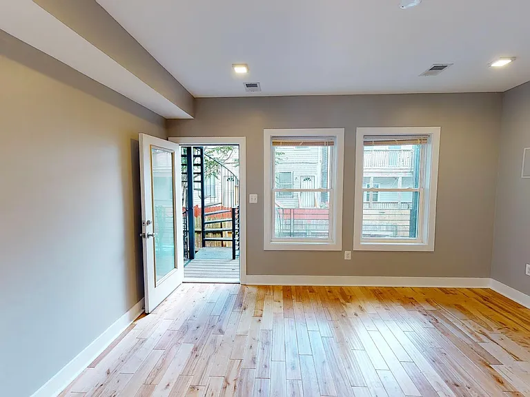 1152 Oates St NE #2 — Photo 5