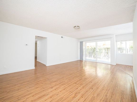 4th image of 20951 Roscoe Blvd #77-10
