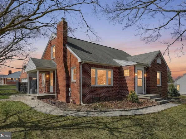 1826 Powder Mill Rd, York, PA 17402