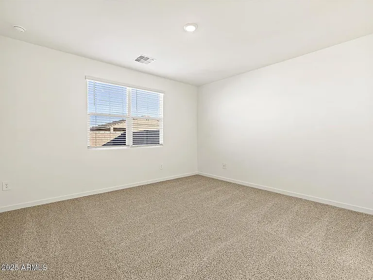 37406 W San Clemente St — Photo 3