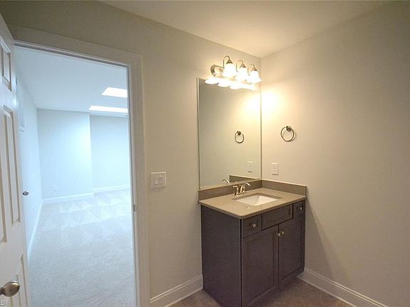 3rd image of 323 Saint Elizabeth Dr #128
