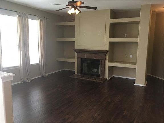 3rd image of 1710 Ascot Ln