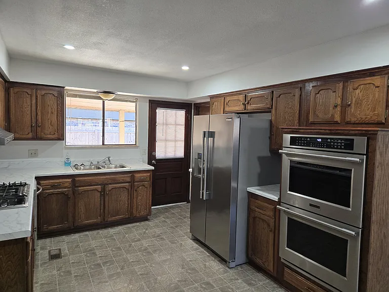 2212 S Whitbourne Pl — Photo 10