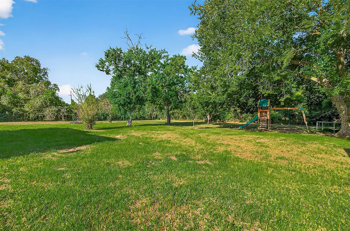 Building Photo - 6250 N Mallard Dr