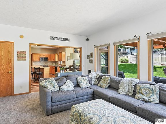 3rd image of 5118 N 137th Ave