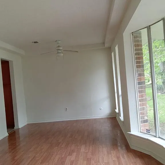 1140 Shadywood Ln — Photo 4