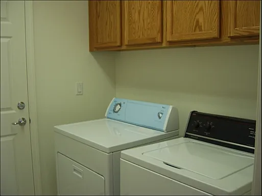 6 bed, 2622 sqft, $685 — Photo 4