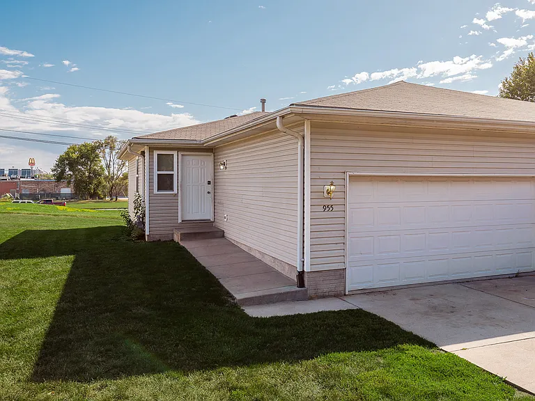 951 Furnas Ave — Photo 31