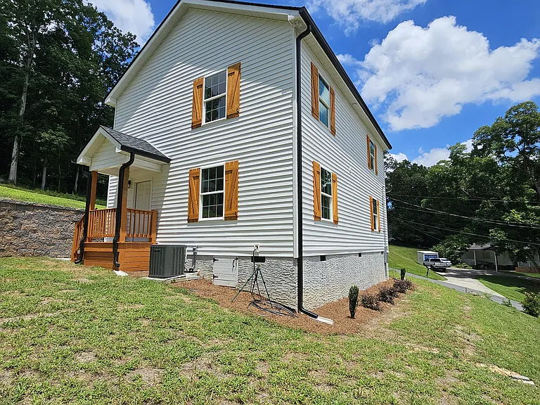 2002 Bobby Dr — Photo 10