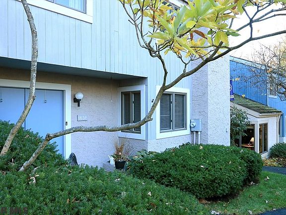 2nd image of 1636 Woodledge Cir