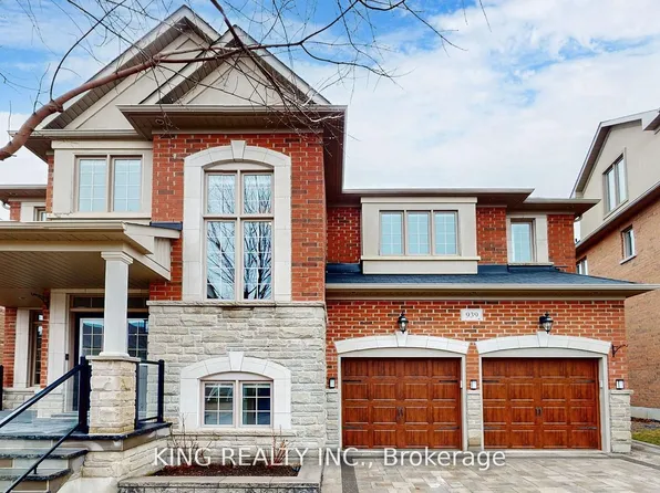 939 Goring Cir, Newmarket, ON L3X 0B5