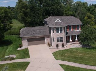 609 N Cedar Run Ct, Williamston, MI 48895