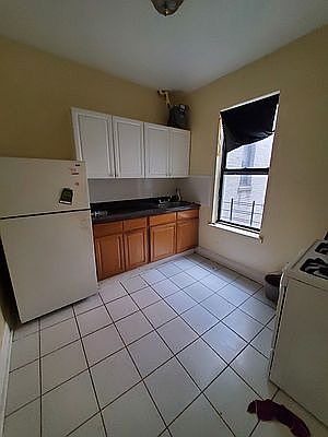 2nd image of 3004 Heath Ave #24