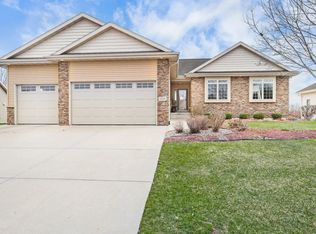 1231 Heritage Ct, Sun Prairie, WI 53590