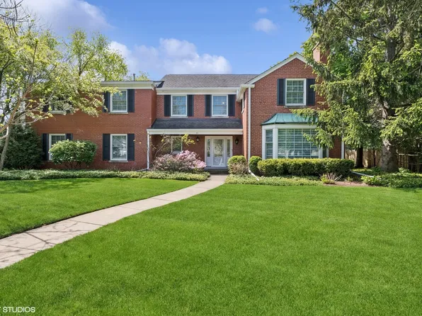 31 Briar Rd, Golf, IL 60029