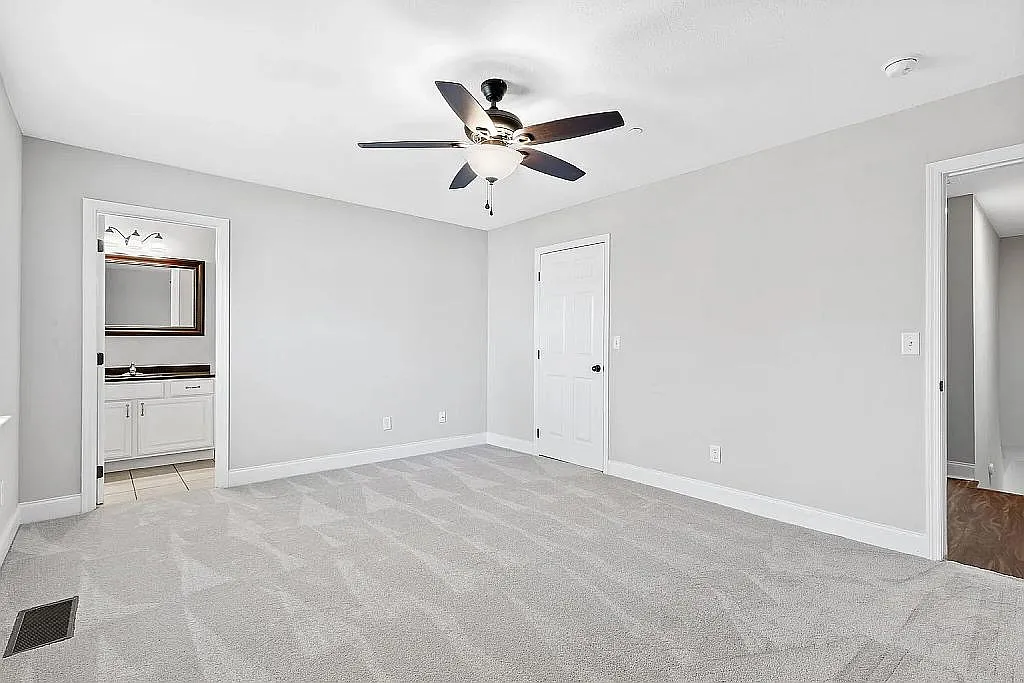2 bed, 2.5 bath, 1466 sqft, $1,700 — Photo 2
