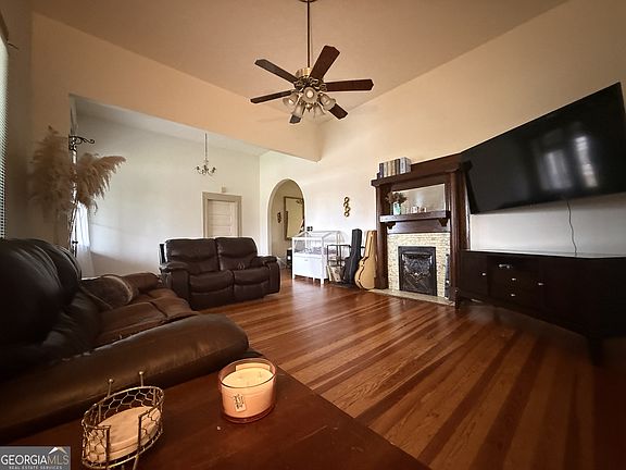 3rd image of 245 Homer Rd