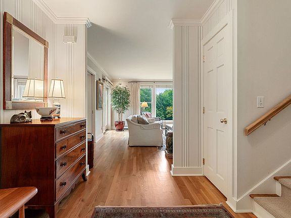 4th image of 648 Church Hill Road
