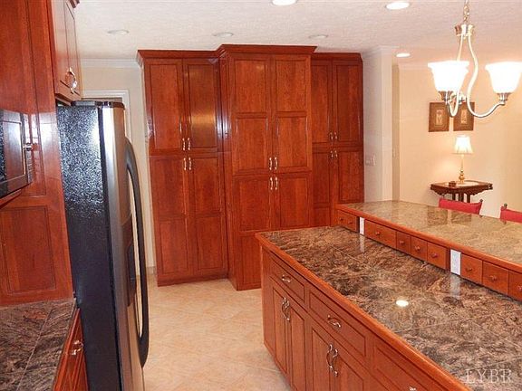 4th image of 2720 Farmington Pl