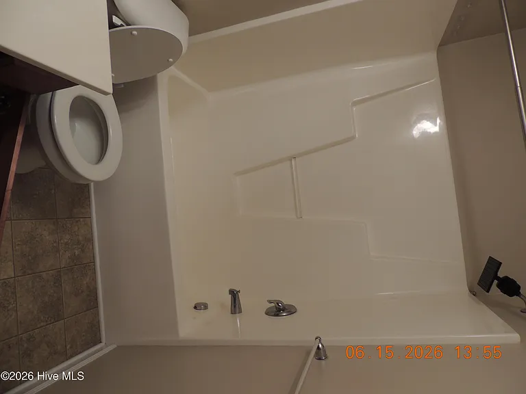 421 Falls Cv — Photo 22