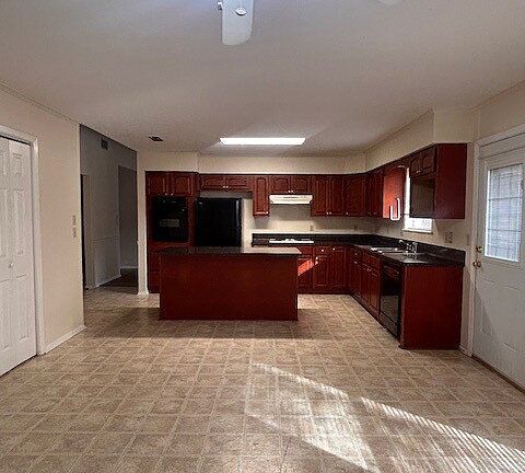 3rd image of 1522 Woodberry Dr