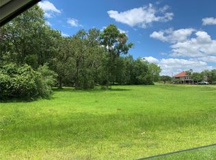 113 Oyster St, Anahuac, TX 77514