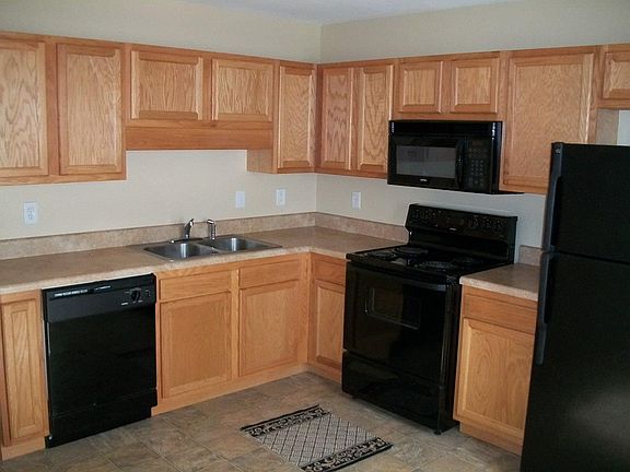 3rd image of 240 Executive Ave