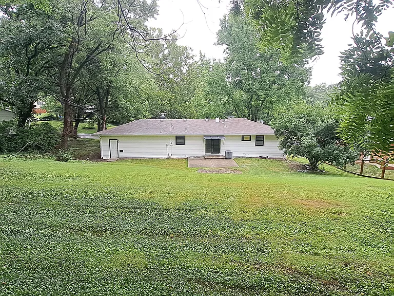 630 N Fairview Ave — Photo 18