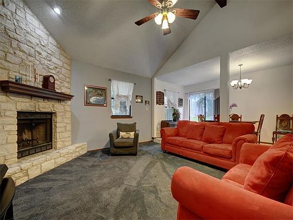 4th image of 12704 Taylor Dr