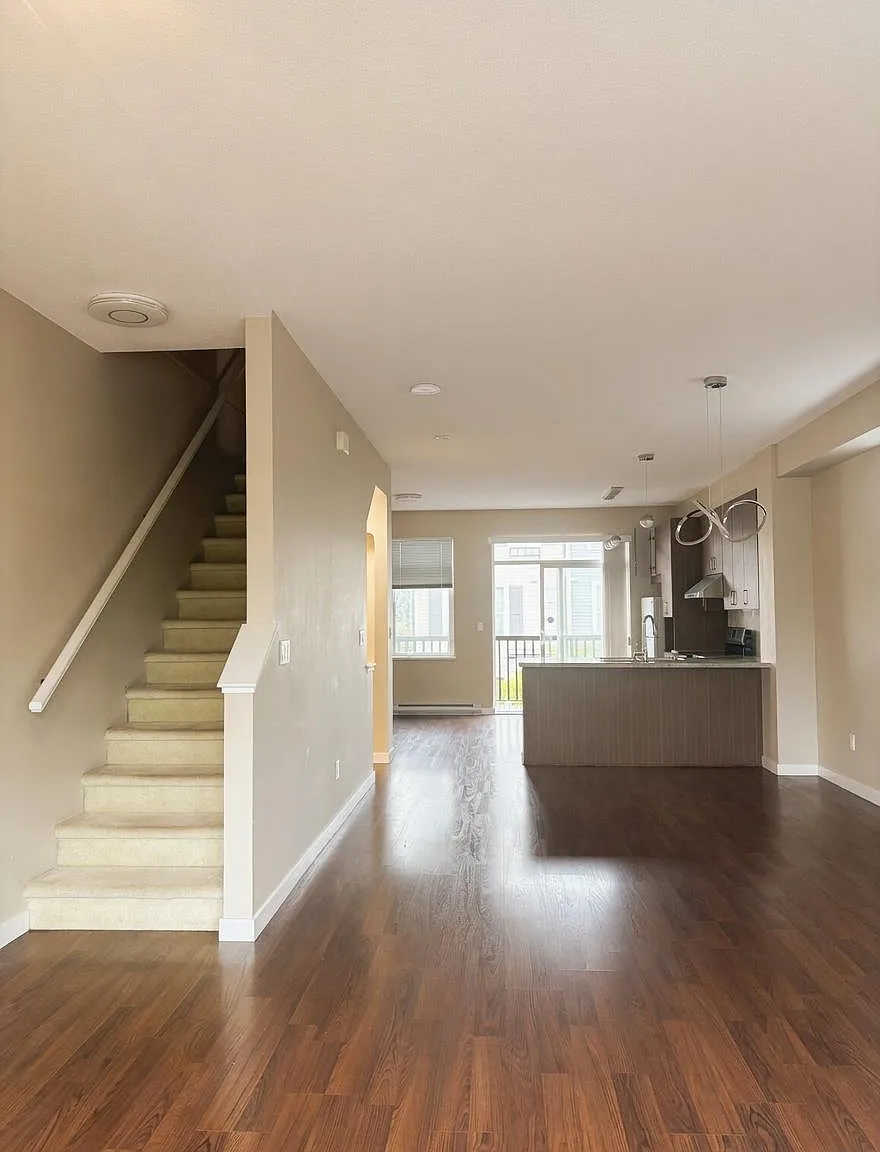 4 bed, 1306 sqft, $3,400 — Photo 4