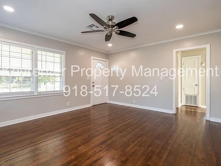 1502 N Columbia Ave — Photo 13