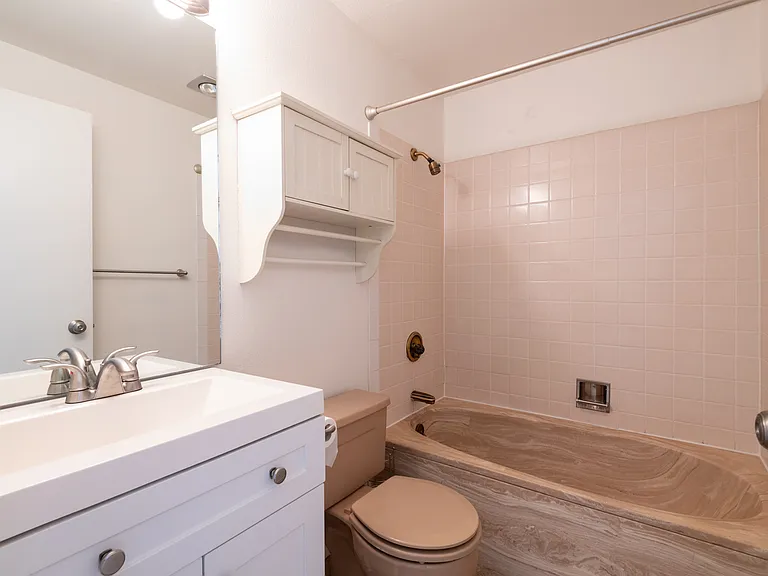 414 13th Ave E #Penthouse 4 — Photo 12