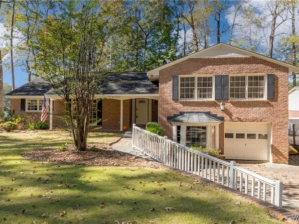 4714 Northwood Lake Dr E, Northport, AL 35473