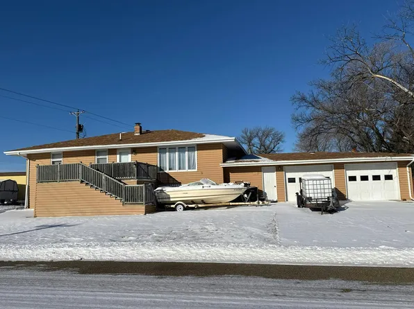 114 D St N, Richardton, ND 58652