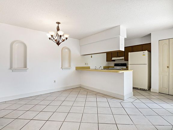 5th image of 3257 Sea Oats Cir
