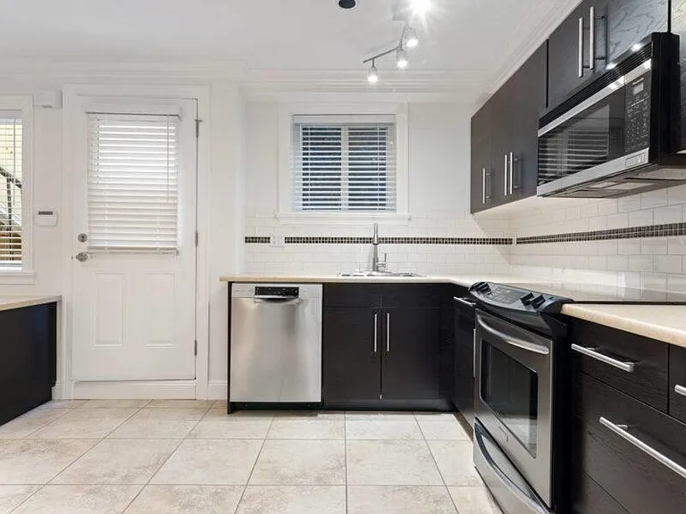 4352 Carolyn Dr #BASEMENT — Photo 4