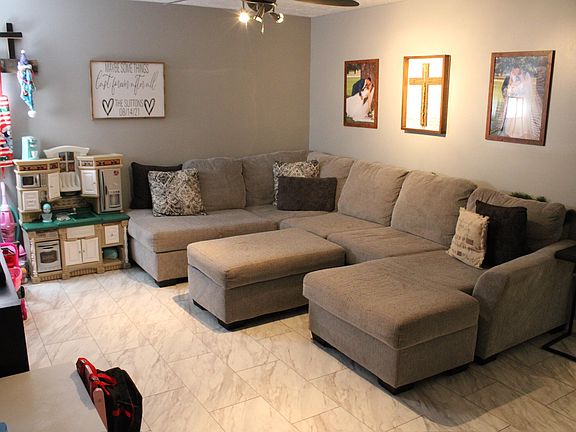 3rd image of 1200 Leathers Ln