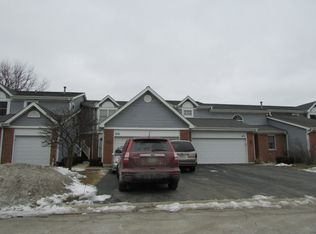 275 Eclipse Dr, Carol Stream, IL 60188